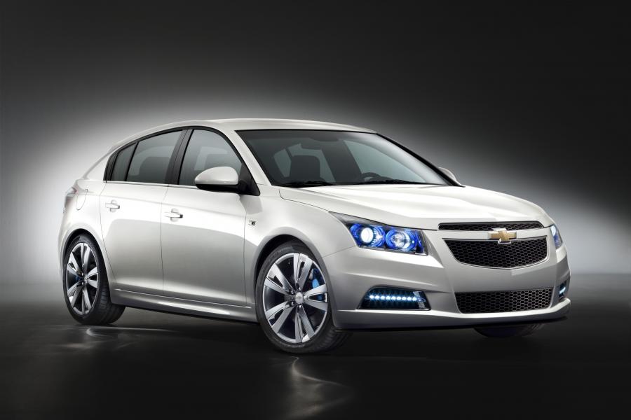 Chevrolet Cruze Hatchback Concept 2010 года  (фото 14 из 18)